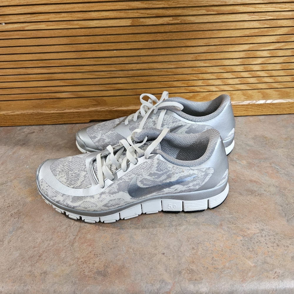 Women's Nike Free 5.0 Sneakers